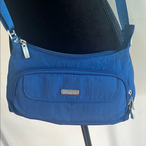 Baggallini Vibrant Blue Vintage Crossbody Bag - Picture 3 of 8